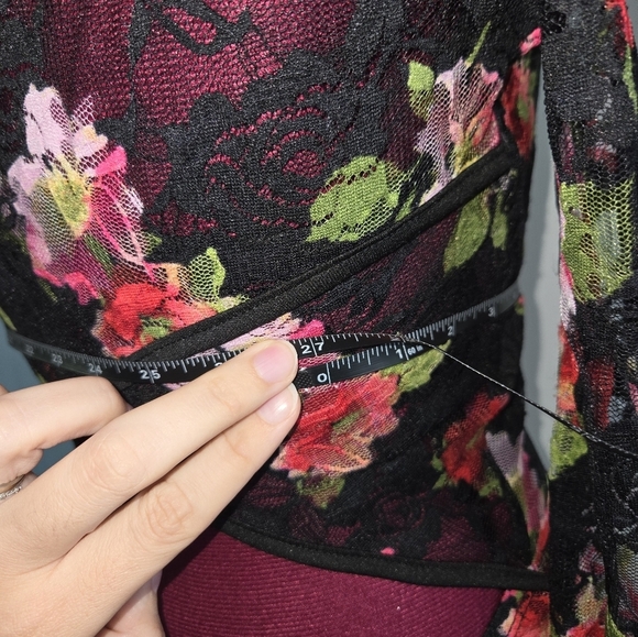 Small Black and Red Floral Lace Peplum Blouse - Picture 6 of 6